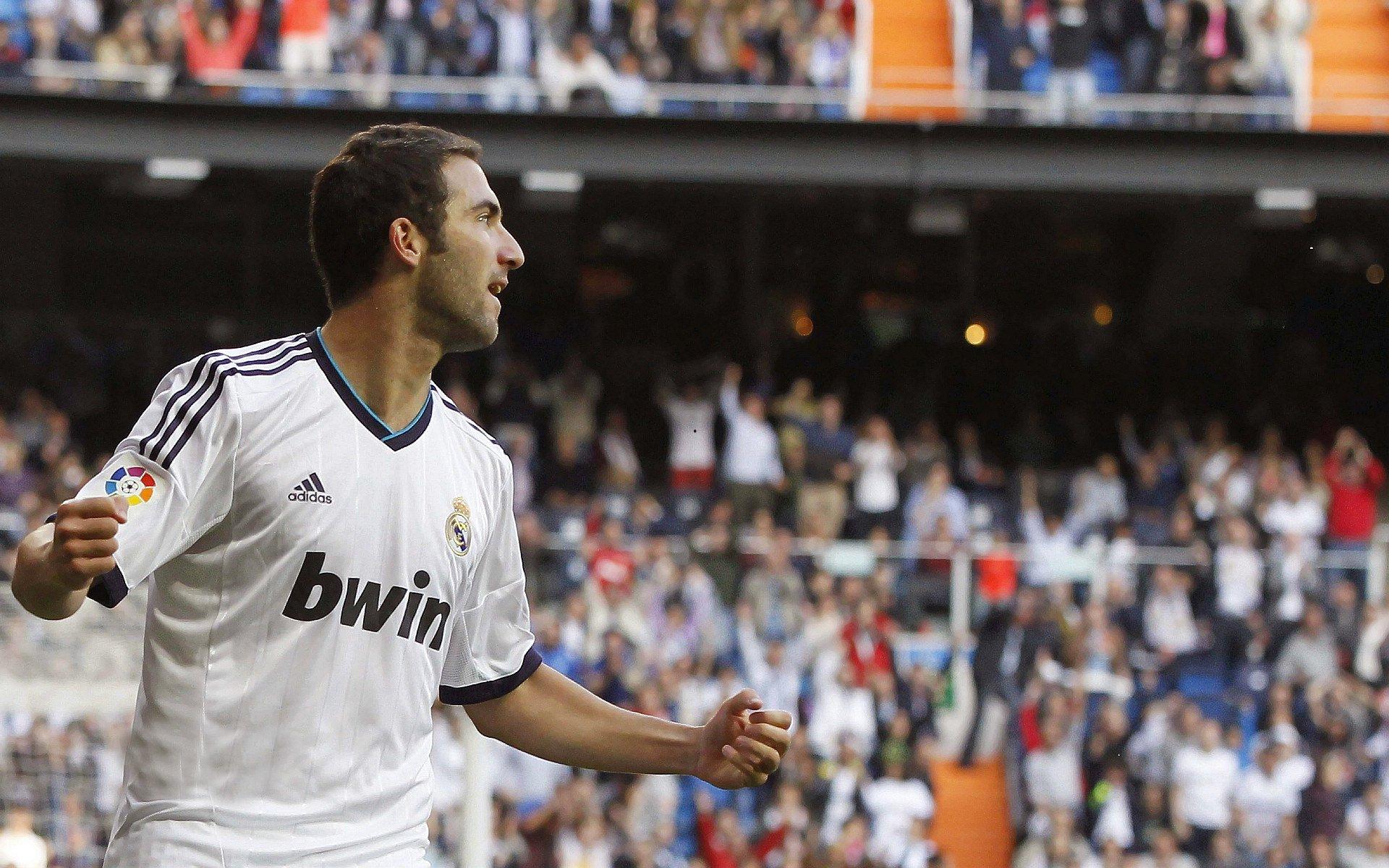 马卡报披露，极端马竞球迷阿拉维斯客场引发骚乱，西甲联盟启动纪律调查